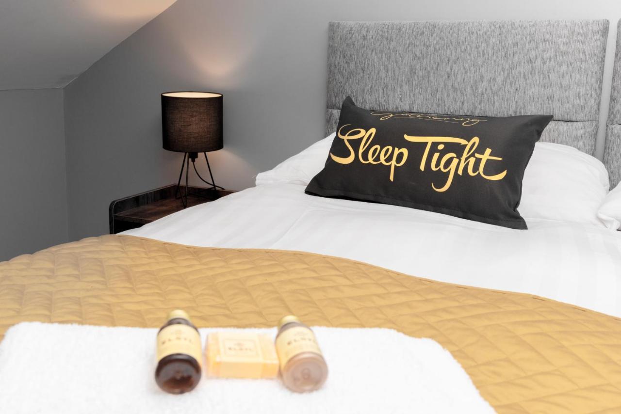The Penthouse Gathering - Town Centre - Sleeps Up To 16 Wrexham Exteriér fotografie