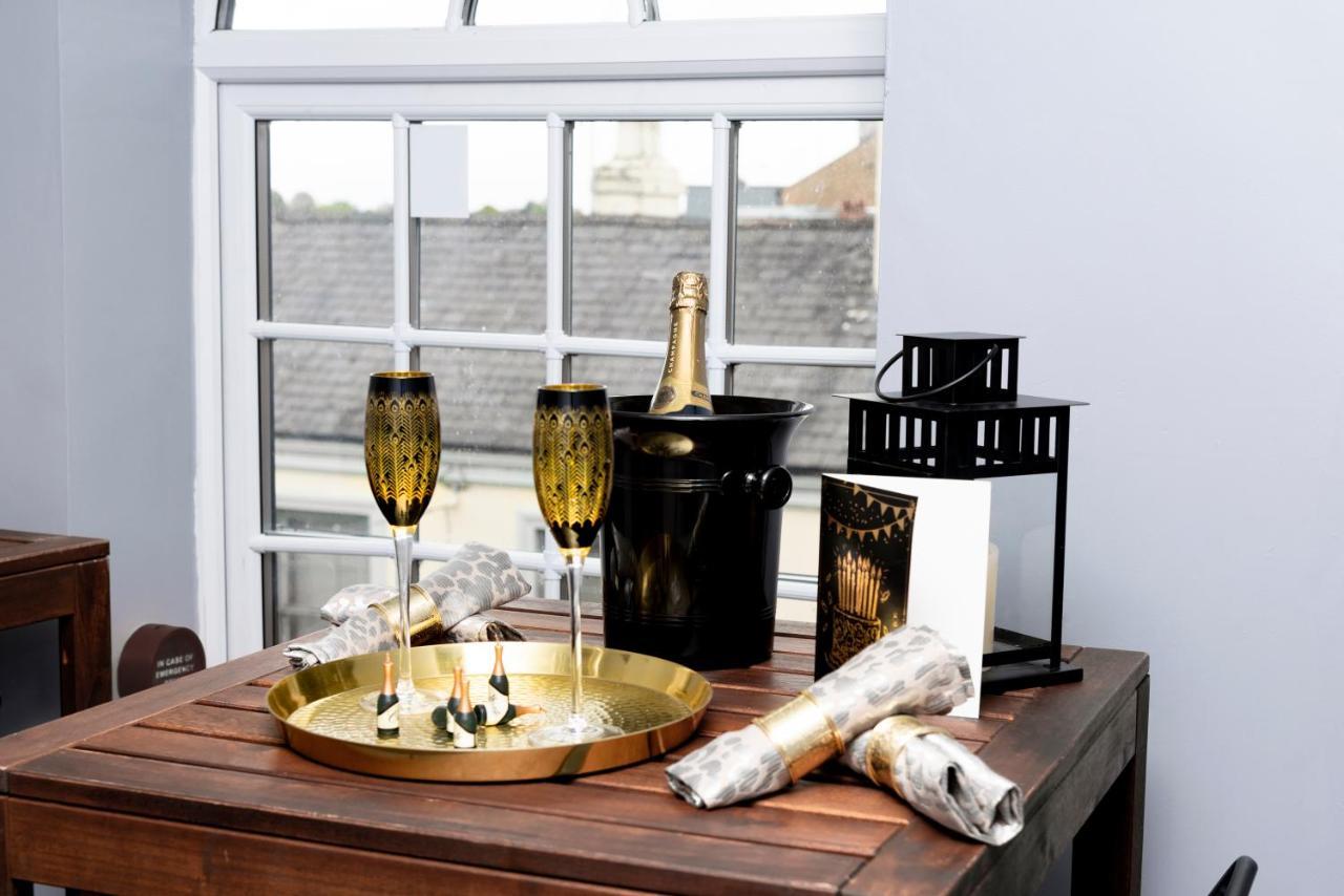 The Penthouse Gathering - Town Centre - Sleeps Up To 16 Wrexham Exteriér fotografie