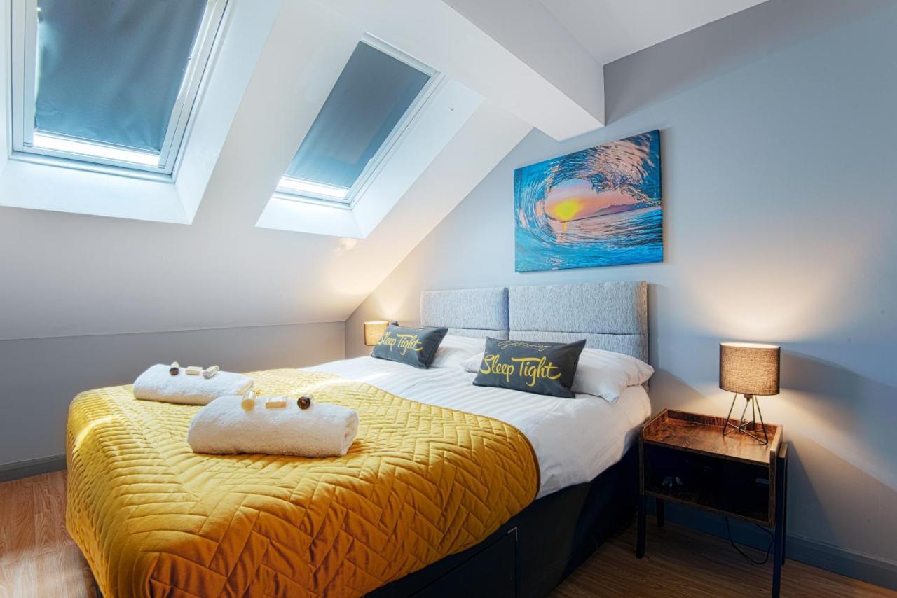 The Penthouse Gathering - Town Centre - Sleeps Up To 16 Wrexham Exteriér fotografie