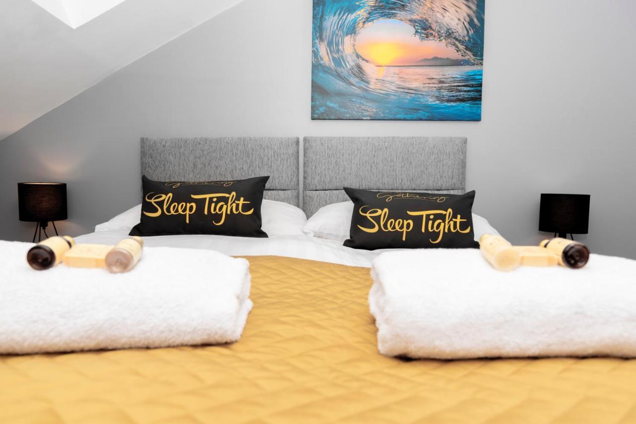 The Penthouse Gathering - Town Centre - Sleeps Up To 16 Wrexham Exteriér fotografie