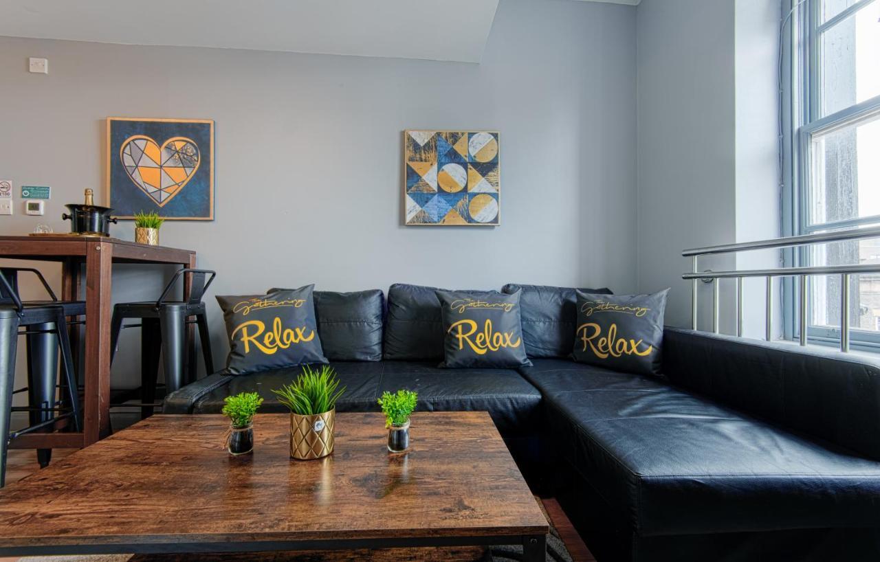 The Penthouse Gathering - Town Centre - Sleeps Up To 16 Wrexham Exteriér fotografie