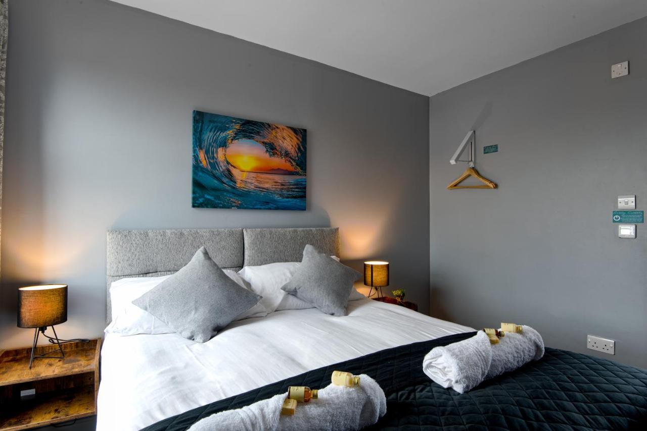 The Penthouse Gathering - Town Centre - Sleeps Up To 16 Wrexham Exteriér fotografie
