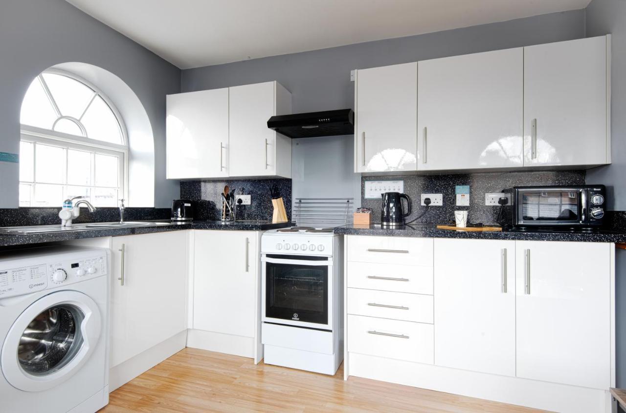 The Penthouse Gathering - Town Centre - Sleeps Up To 16 Wrexham Exteriér fotografie