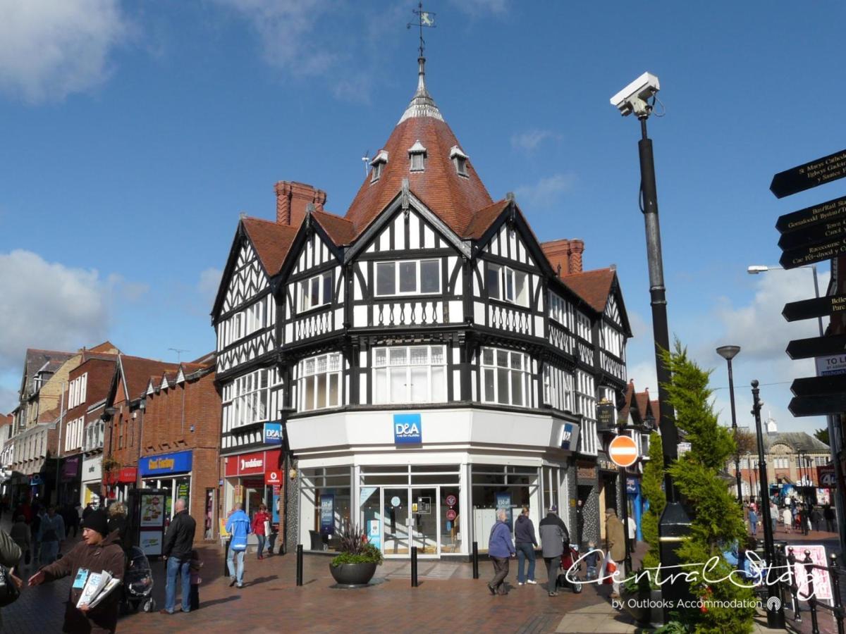The Penthouse Gathering - Town Centre - Sleeps Up To 16 Wrexham Exteriér fotografie
